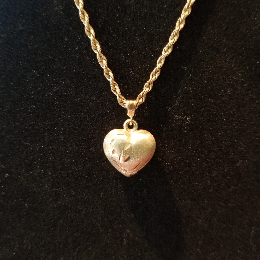 14k Milor puffy heart pendant/charm